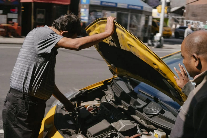Understanding the Signs When Your Car Transmission Needs Repair